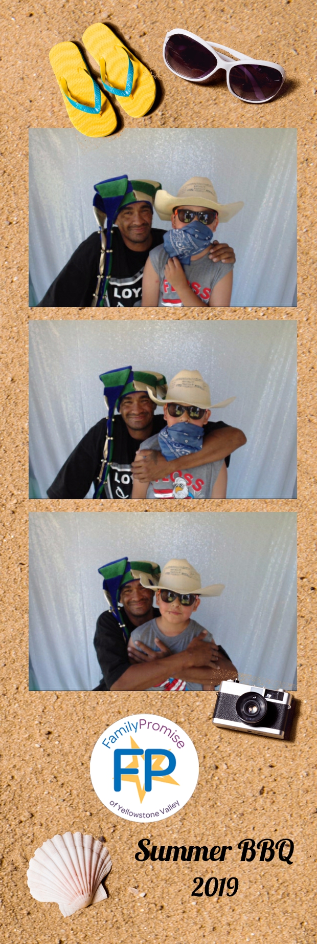 Family BBQ | View more photos from the event at gallery.photoboothbillings.com/u/PhotoBoothBillings/Family-BBQ